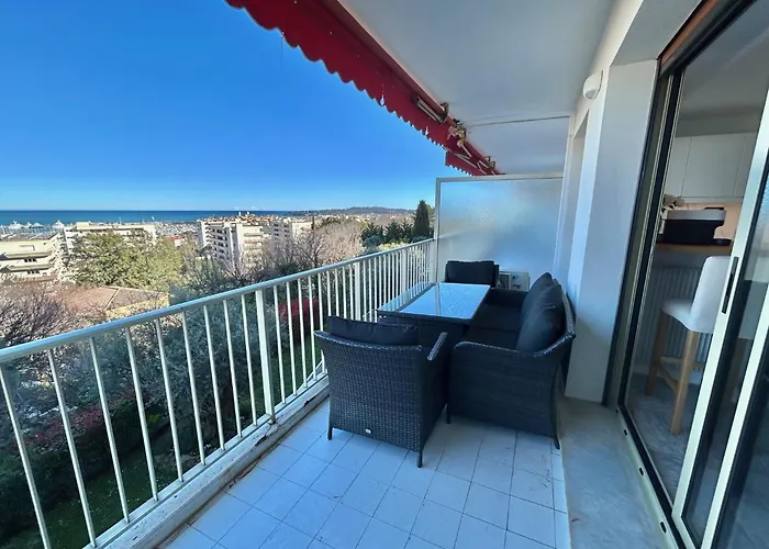 Superbe 2 Pieces Vue Mer, Piscine, Parking *