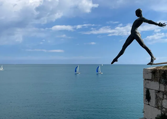 Superbe 2 Pieces Vue Mer, Piscine, Parking Antibes