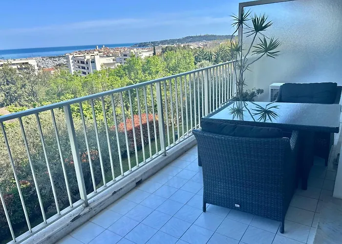 Daire Superbe 2 Pieces Vue Mer, Piscine, Parking *