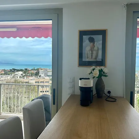 Superbe 2 Pieces Vue Mer, Piscine, Parking *