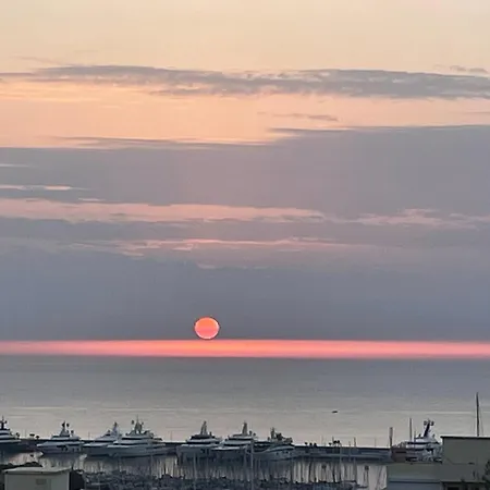 Superbe 2 Pieces Vue Mer, Piscine, Parking Апартаменти *