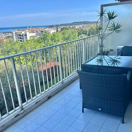 Apartmán Superbe 2 Pieces Vue Mer, Piscine, Parking *