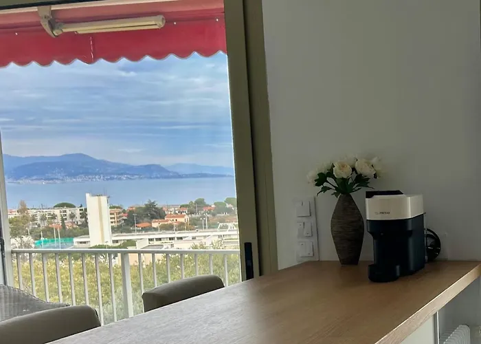 Superbe 2 Pieces Vue Mer, Piscine, Parking Апартаменти Антіб