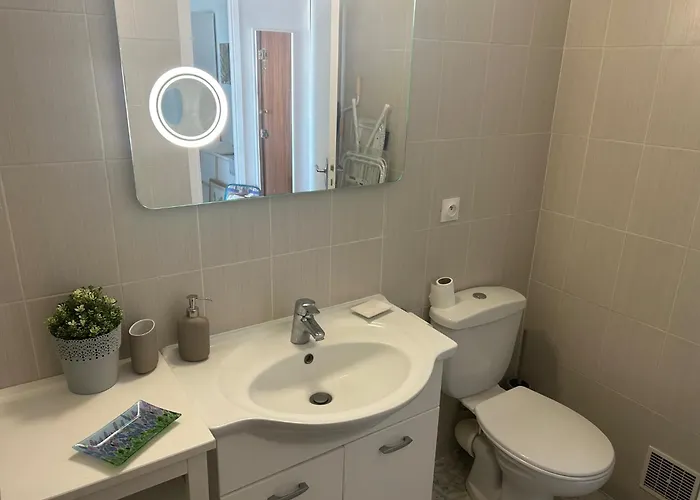 Superbe 2 Pieces Vue Mer, Piscine, Parking Антіб